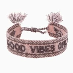 Engelsrufer Damen Stoffarmband Mit Stickerei GOOD VIBES ONLY 4 Engelsrufer Damen Stoffarmband Mit Stickerei GOOD VIBES ONLY -Engelsrufer Kette Verkäufe erb goodvibes gvo 1